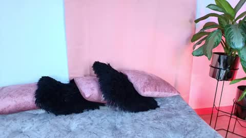 Snapshot of jules_n_gia chatting on 10.15.25 Jules and Gia online show from 10.15.25