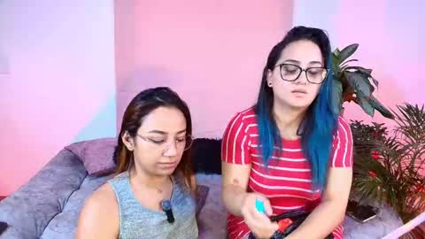 Jules and Gia online show from 11.18.25