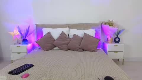 Snapshot of jules_night chatting on 11.05.25 Jules Night online show from 11.05.25