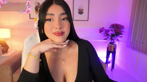 Jules Bennett online show from 12.04.25