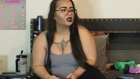 Julesss online show from 11.04.25