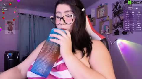 Snapshot of juli_1213 chatting on 05.16.26 Juliana online show from 05.16.26