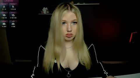 juli kisss online show from 12.25.24