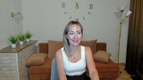 julia__cherry_ online show from 12.10.24