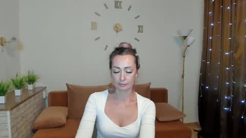 julia__cherry_ online show from 12.22.24