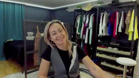 julia__cherry_ online show from 02.08.26