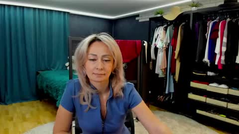 julia__cherry_ online show from 04.22.26