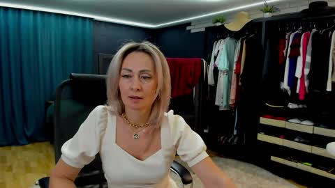 Snapshot of julia__cherry_ chatting on 04.24.26 julia__cherry_ online show from 04.24.26