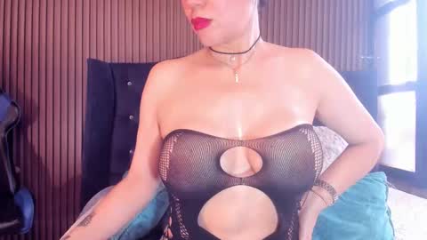 Snapshot of julia_dawson chatting on 10.09.25 Julia online show from 10.09.25