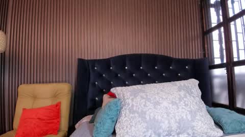 Snapshot of julia_dawson chatting on 11.03.25 Julia online show from 11.03.25