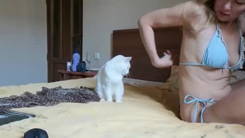 julia_giulia online show from 10.09.25