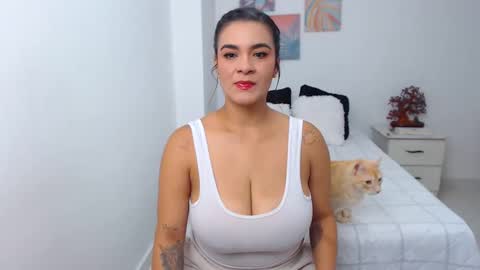 Snapshot of julia_gray_ chatting on 03.01.25 julia online show from 03.01.25