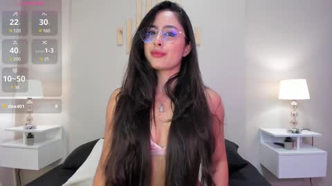 J U L IA   M A R T I N E Z online show from 01.14.25
