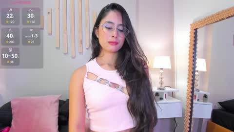 J U L IA   M A R T I N E Z online show from 01.15.25