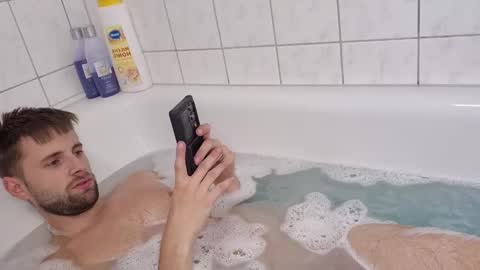 julia_official online show from 11.08.25