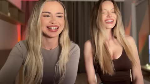 Julia R Le online show from 11.04.25