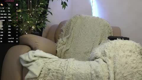 Snapshot of julia_wilson chatting on 10.08.25 ALL MY CONTENT at online show from 10.08.25