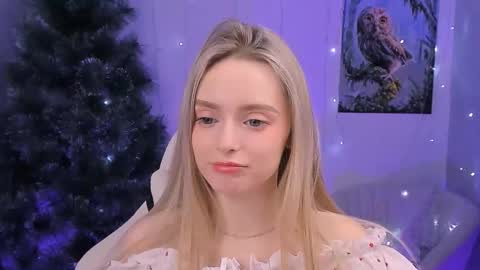 Snapshot of juliabrewwer chatting on 12.18.25 Julia online show from 12.18.25