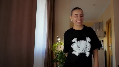 Molly online show from 03.25.26