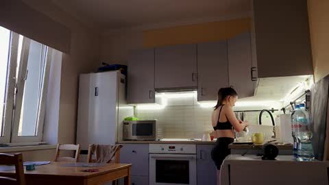 Molly online show from 04.13.26