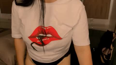 juliamillss online show from 11.21.25