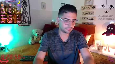 Snapshot of julian1225_ chatting on 10.14.25 Julian online show from 10.14.25