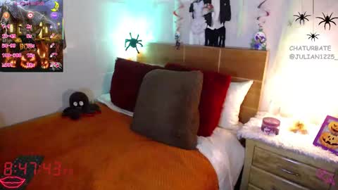 Snapshot of julian1225_ chatting on 10.24.25 Julian online show from 10.24.25