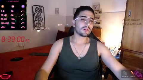 Snapshot of julian1225_ chatting on 11.05.25 Julian online show from 11.05.25