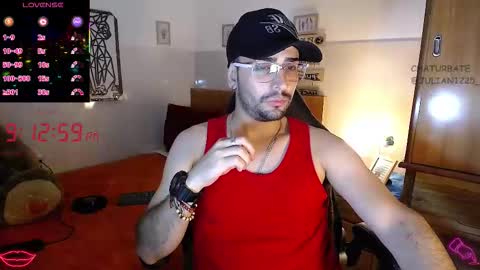 Snapshot of julian1225_ chatting on 11.06.25 Julian online show from 11.06.25