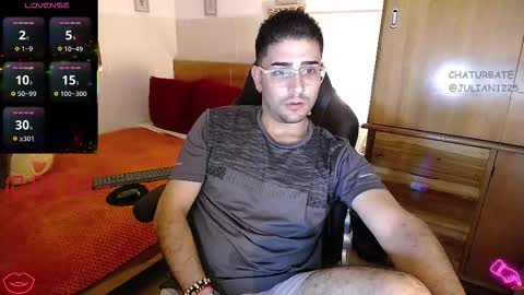 Snapshot of julian1225_ chatting on 11.15.25 Julian online show from 11.15.25