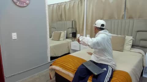 julian billy online show from 03.08.25