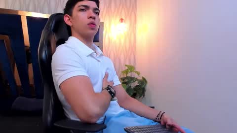 Snapshot of julian_mercier chatting on 01.18.26 JULIAN online show from 01.18.26