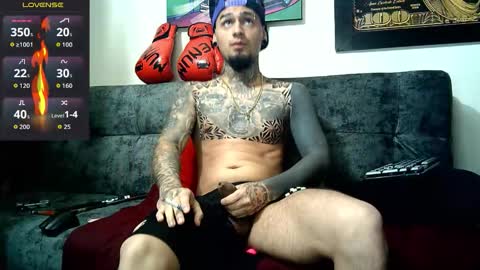 Julian independent model online show from 10.03.25