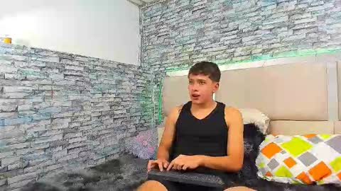 Snapshot of julian_wolf18 chatting on 09.20.25 julian online show from 09.20.25