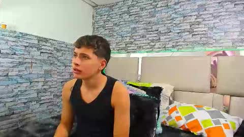 Snapshot of julian_wolf18 chatting on 09.22.25 julian online show from 09.22.25