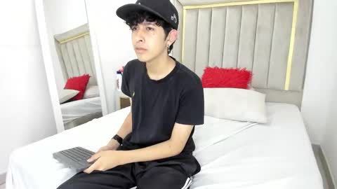 Julian online show from 01.07.26