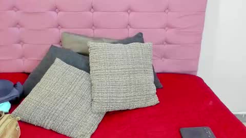 Snapshot of juliana12_ls chatting on 11.04.25 juliana12_ls online show from 11.04.25