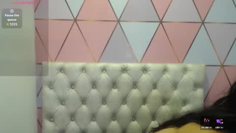 Juli online show from 09.20.25