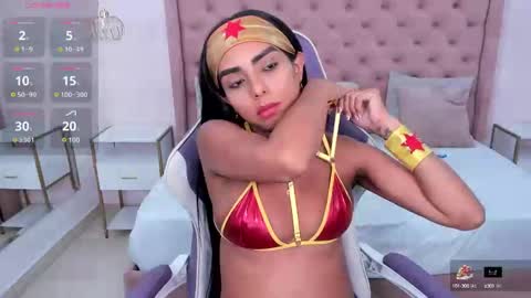 Snapshot of juliana_davies_ chatting on 10.06.25 Juli online show from 10.06.25