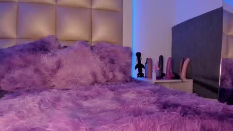 juliana_js_ online show from 12.17.25