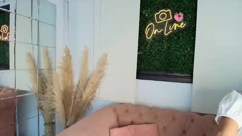 Snapshot of juliana_luque chatting on 11.02.25 Juli online show from 11.02.25