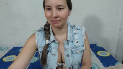 Juli online show from 09.17.25