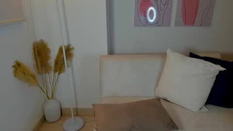 Juli  online show from 03.06.25