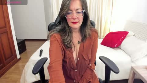 Snapshot of juliannemore chatting on 05.26.26 Fernanda online show from 05.26.26