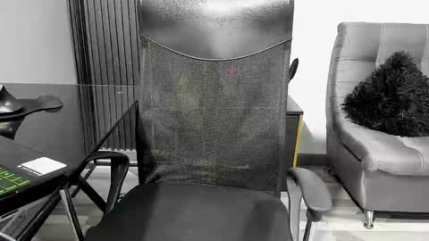 Julian online show from 03.04.25