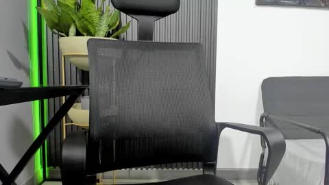 Julian online show from 03.03.26