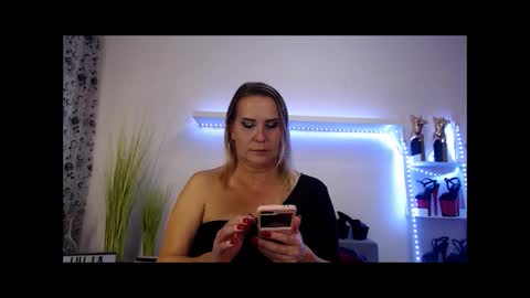 Julia online show from 11.17.25