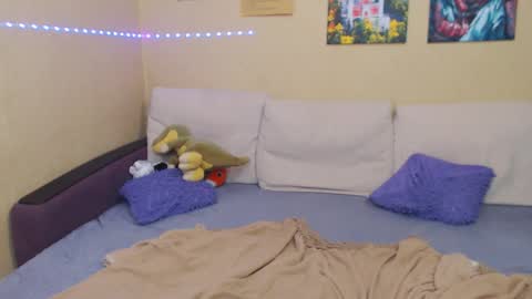 Snapshot of juliasane_ chatting on 01.07.25 Jul online show from 01.07.25