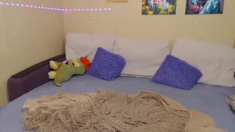 Snapshot of juliasane_ chatting on 01.25.25 Jul online show from 01.25.25