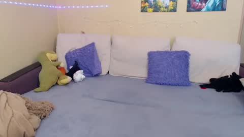 Snapshot of juliasane_ chatting on 02.12.25 Jul online show from 02.12.25